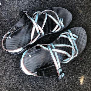 Chaco Sandals with adjustable straps 💙💙💙